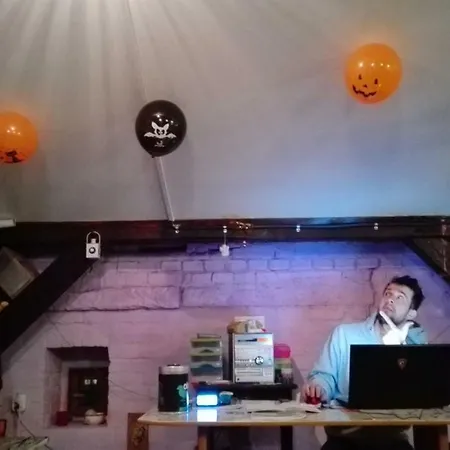 Locomotive Hostel Vratislav